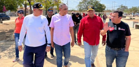 Imagen de la noticia: Municipio Santa Rita: Alcalde Alenis Guerrero inspeccionó Plaza Pedro Lucas Urribarrí con representantes del Gobierno Nacional