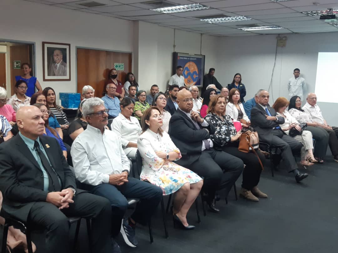 Imagen de la noticia: Municipio Cabimas: vírgen del Rosario visita el CMC en el contexto de su cumpleaños 67