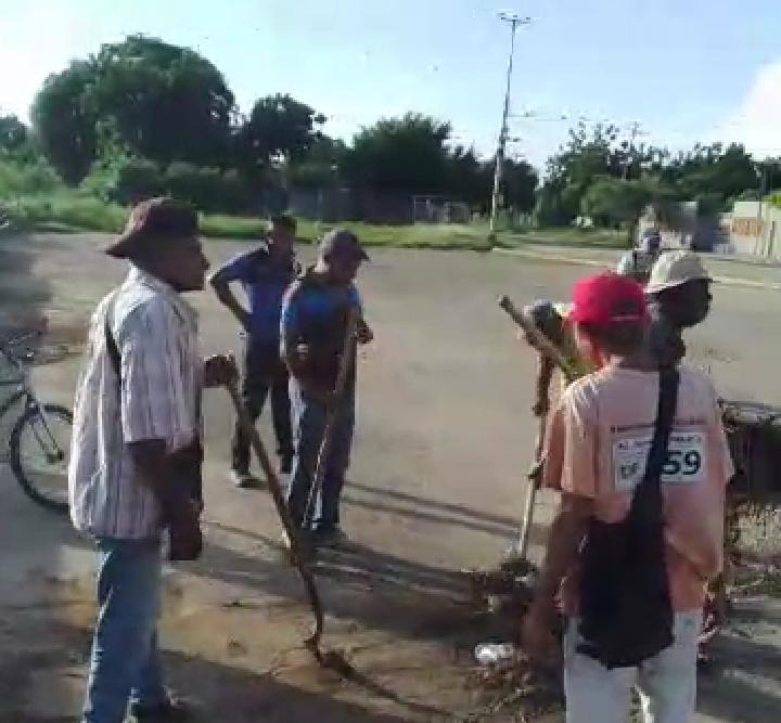 Imagen de la noticia: Municipio Cabimas: En marcha gran operativo de limpieza y desmalezado en el Cementerio de Cabimas