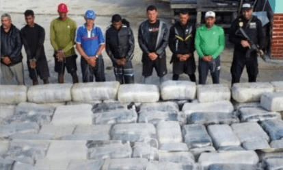 Imagen de la noticia: Cayeron 8 narcos con 3 toneladas de droga en Falcón