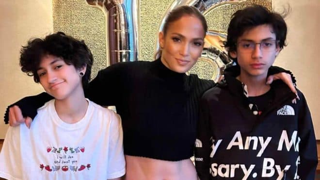 Imagen de la noticia: Jennifer Lopez confiesa cómo enfrenta el ‘nido vacío’ ante la partida de sus hijos a la universidad