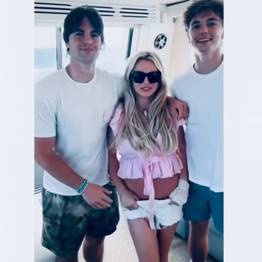 Imagen de la noticia: La emotiva foto de Britney Spears con sus hijos que conmueve a todos