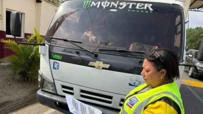 Imagen de la noticia: Carga de mercancía en Venezuela: el requisito del INTT que evita retenciones en alcabalas