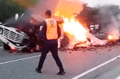 Imagen de la noticia: Tragedia en la carretera Centro Occidental: Siete fallecidos tras choque e incendio de vehículos