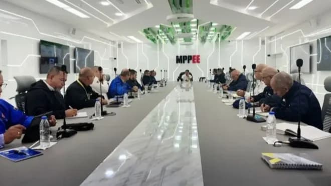 Imagen de la noticia: Plan de ahorro: Corpoelec y centros comerciales revisan hoja de ruta