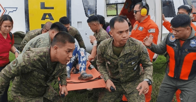 Imagen de la noticia: Edificio se derrumba en Filipinas y buscan a 19 personas