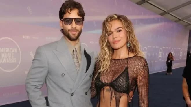 Imagen de la noticia: Maluma y Karol G paralizan la alfombra azul de los AMAs 2026