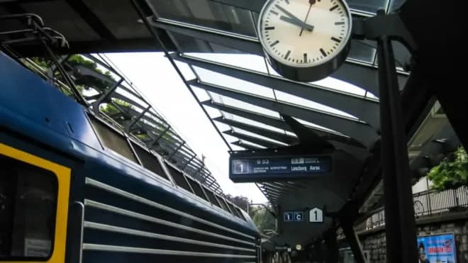 Imagen de la noticia: Terror en Suiza: Tres heridos tras ataque con cuchillo en estación de tren