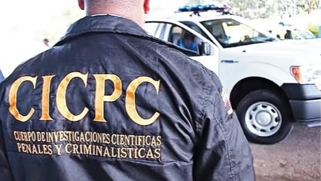 Imagen de la noticia: Joven fallece por descarga eléctrica: tenía su teléfono cargando