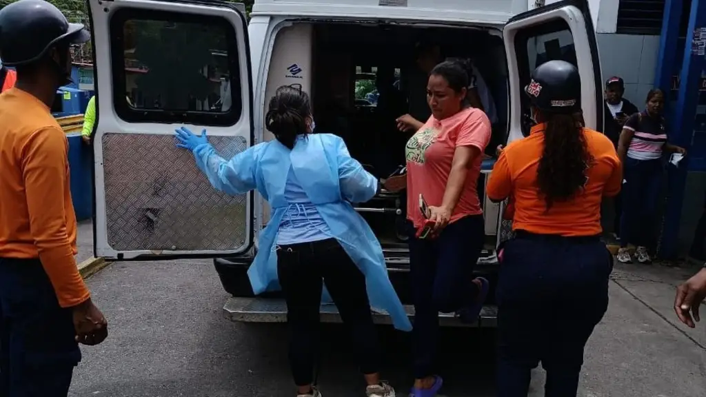 Imagen de la noticia: Emergencia en Cojedes: 25 personas hospitalizadas tras intoxicación masiva en liceo de San Carlos