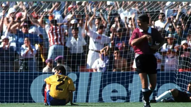 Imagen de la noticia: El trago amargo de un autogol: El error que marcó la historia de los partidos inaugurales
