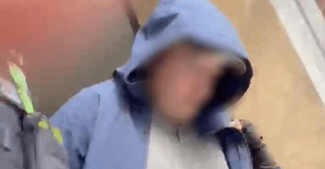 Imagen de la noticia: Colombia: Detienen a estadounidense que habría abusado sexualmente de uno de tres niños que adoptó en Bogotá