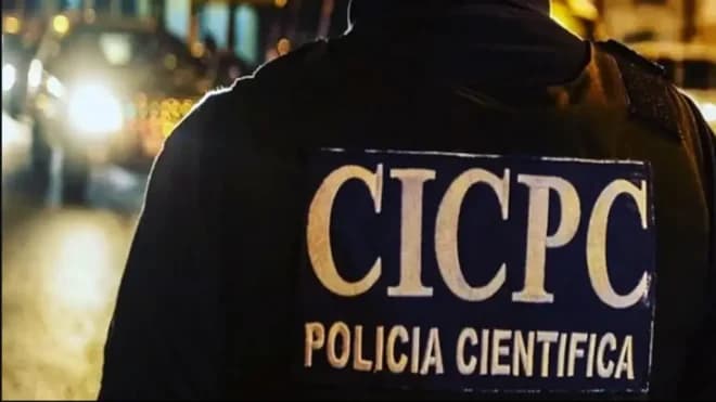 Imagen de la noticia: Reportan desaparición de dos estudiantes de primer año: no regresaron a casa después del liceo