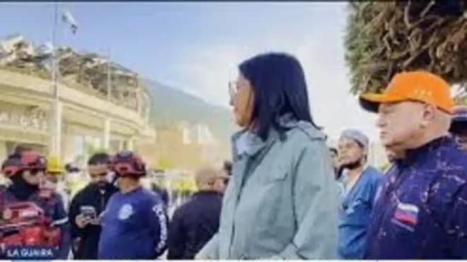 Imagen de la noticia: Delcy Rodríguez visita La Guaira tras terremotos en Venezuela