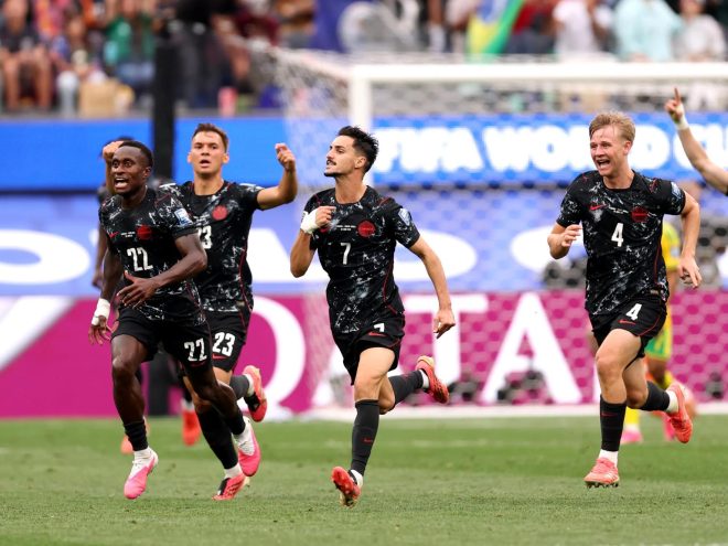 Eustáquio le dio a Canadá la clasificación agónica a octavos de final