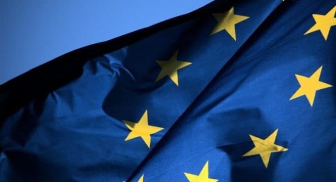 Imagen de la noticia: UE destina cinco millones de euros y un avión de ayuda solidaria a Venezuela por sismos
