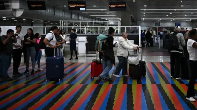 Imagen de la noticia: Ratifican validez de permisos de viaje para menores emitidas antes del 24 de junio: esta es la fecha límite