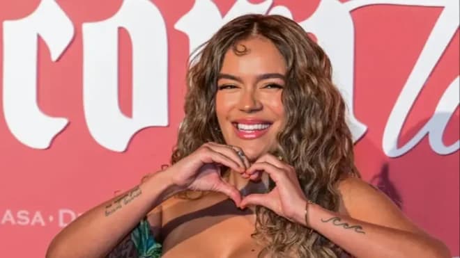 Imagen de la noticia: Karol G confiesa el día que un exnovio la dejó plantada en el aeropuerto