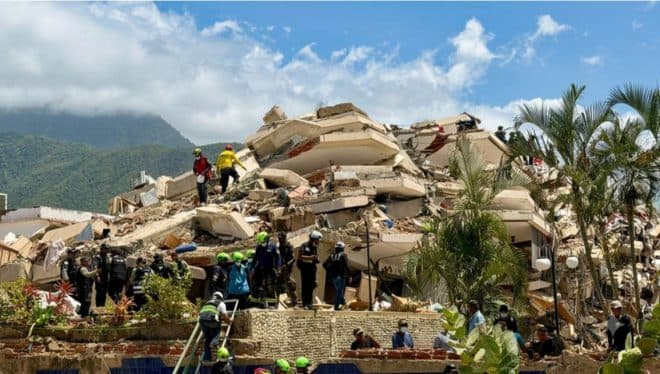 Imagen de la noticia: Gobierno y PNUD en plena fase de demolición y remoción controlada de estrucutras en la Guaira