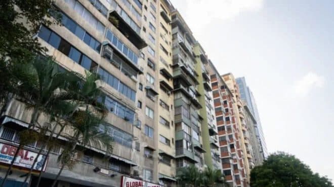 Imagen de la noticia: La mitad de los condominios en Venezuela en riesgo de colapso
