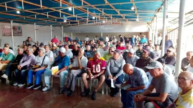 Imagen de la noticia: Tras 20 años: Inician censo para reincorporar a trabajadores petroleros despedidos en Zulia