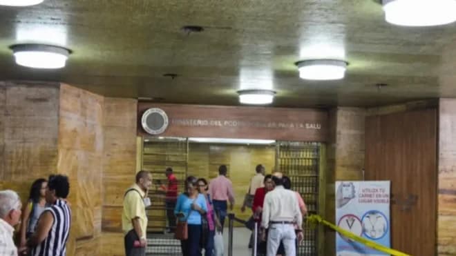 Imagen de la noticia: Carlos Alvarado asume nuevamente el Ministerio de Salud para enfrentar los retos del sector