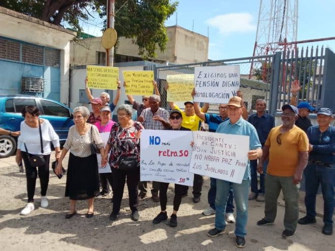 Imagen de la noticia: Municipio Cabimas: Empleados de la CANTV protestaron este viernes oar exigir mejores condiciones contractuales
