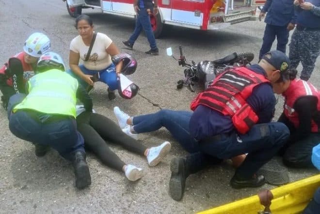 Imagen de la noticia: Municipio Cabimas: Impacto entre vehículo y Motocicleta deja tres personas heridas