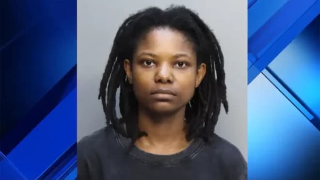 Imagen de la noticia: Policía de Miami arrestó a una madre por golpear a su hija y obligarla a comer de la basura