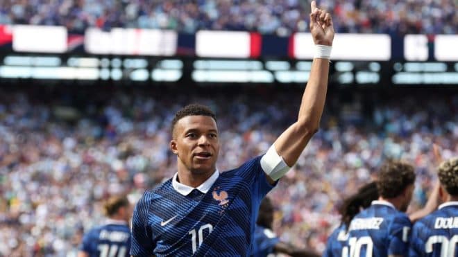 Imagen de la noticia: Kylian Mbappé se convirtió en el máximo goleador de Francia