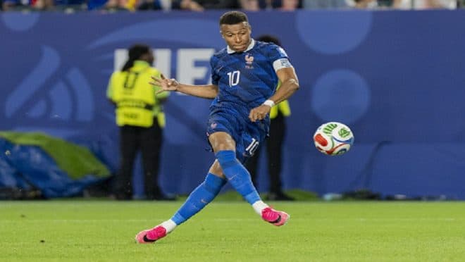 Imagen de la noticia: Mundial 2026: Francia vence a Irak 3-0 y avanza a dieciseisavos con doblete de Mbappé