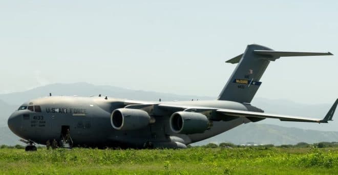 Imagen de la noticia: EE.UU. envía a Venezuela primera carga aérea de equipamiento de búsqueda y rescate