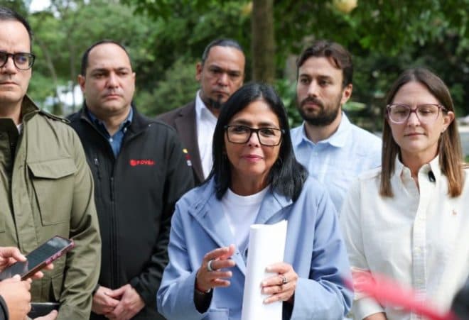 Imagen de la noticia: Delcy Rodríguez anunció medidas económicas para ayudar a las familias afectadas por los terremotos